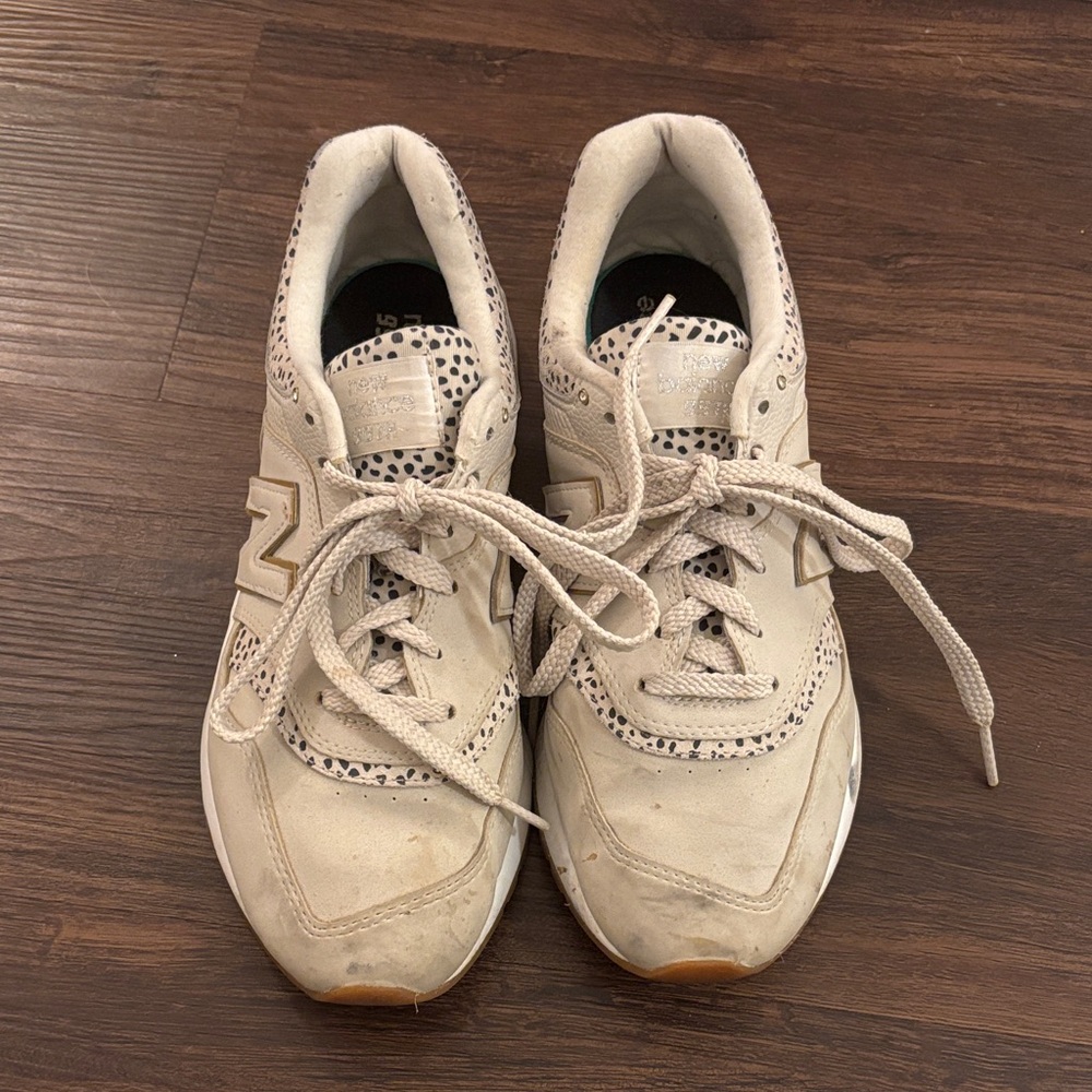 New Balance Off-White Sneakers with Speckled Lining